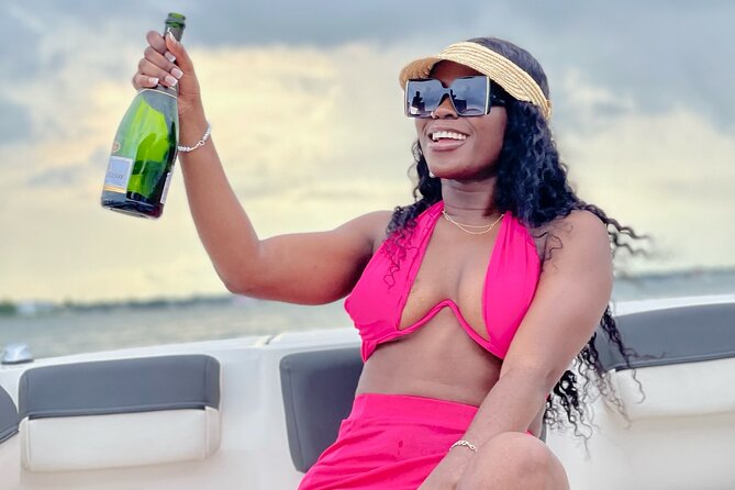 Snorkel & Millionaire Row - Private Miami Boat Tour w/ Drinks - Bayside to Beachfront Miami: why the city looks better from a moving deck