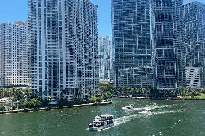 Sunset Cruise of Biscayne Bay Millionaire Homes & Cash Bar - Getting the most from the sunset: timing and where to look