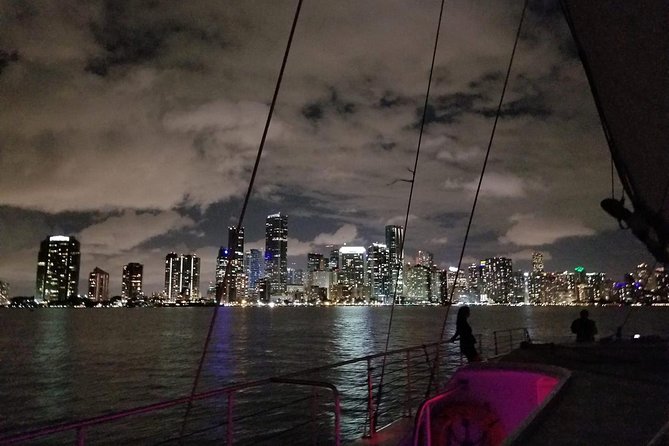 Sunset Sail in Miami: Complimentary Champagne Toast - Key Biscayne and the Cape Florida Lighthouse: the photo moment